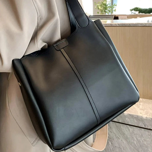 Sleek Black Leather Shoulder Tote Bag - Spacious & Stylish Everyday Essential